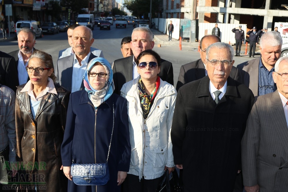 Fotoğraflarla Akhisar'da Muhtarlar Günü Milli Egemenlik Meydanı Ata 15