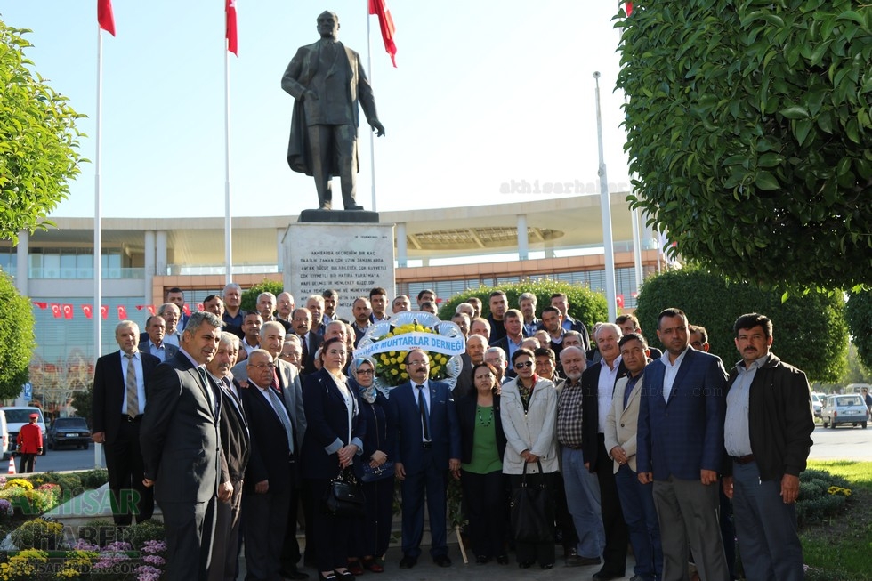 Fotoğraflarla Akhisar'da Muhtarlar Günü Milli Egemenlik Meydanı Ata 2