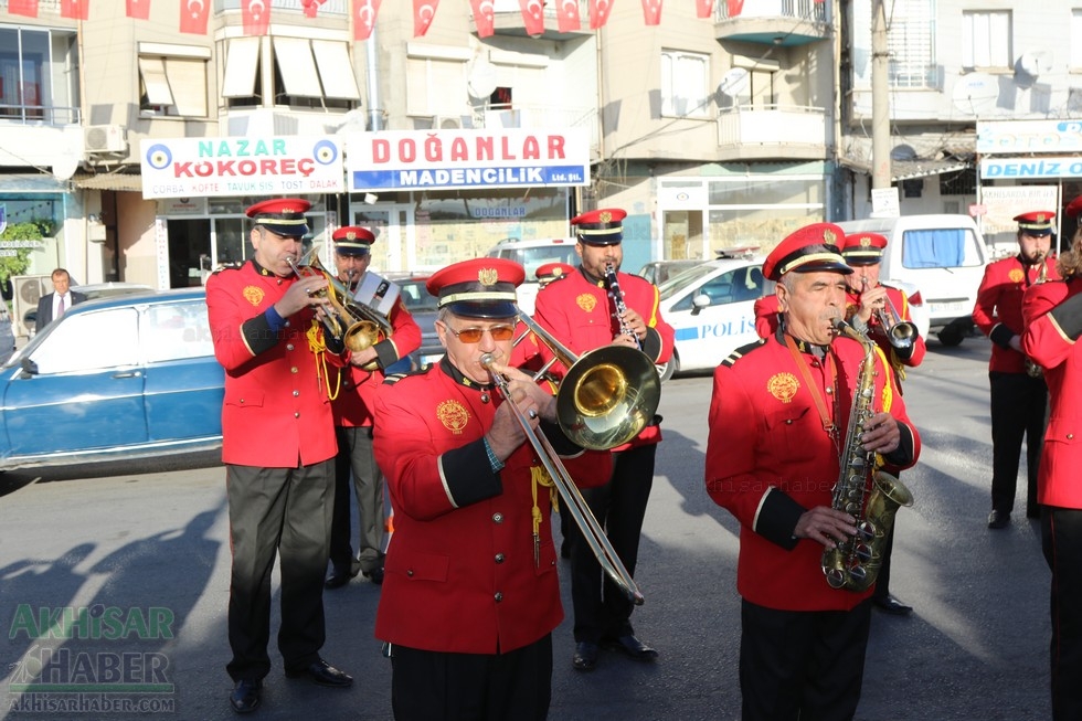 Fotoğraflarla Akhisar'da Muhtarlar Günü Milli Egemenlik Meydanı Ata 20