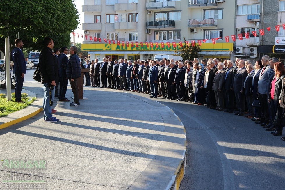 Fotoğraflarla Akhisar'da Muhtarlar Günü Milli Egemenlik Meydanı Ata 26