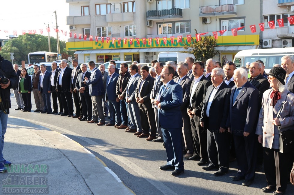 Fotoğraflarla Akhisar'da Muhtarlar Günü Milli Egemenlik Meydanı Ata 3