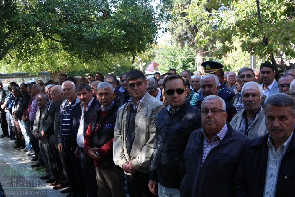 Fotoğraflarla Akhisarlı Kore Gazisi son yolculuğuna uğurlandı 2