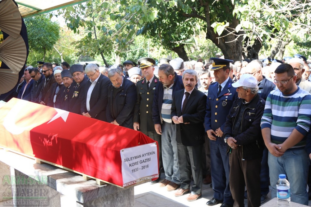 Fotoğraflarla Akhisarlı Kore Gazisi son yolculuğuna uğurlandı 4