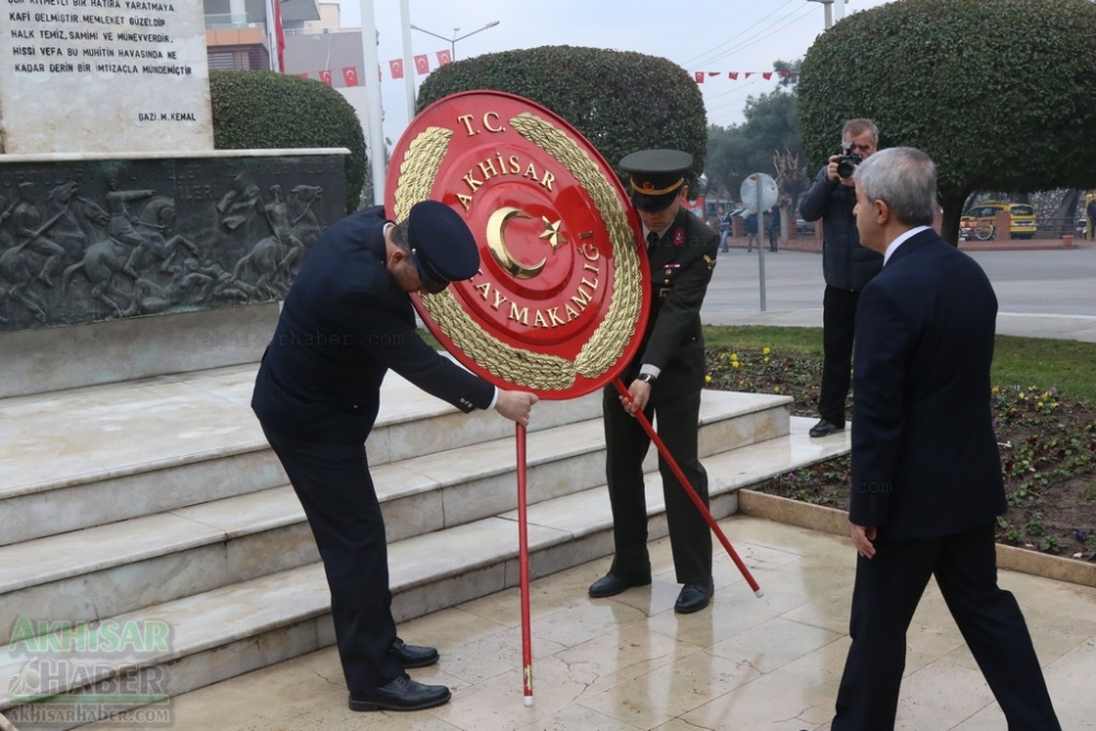 Atatürk'ün Akhisar'a gelişinin 94.yıl kutlama töreni çelenk su 2