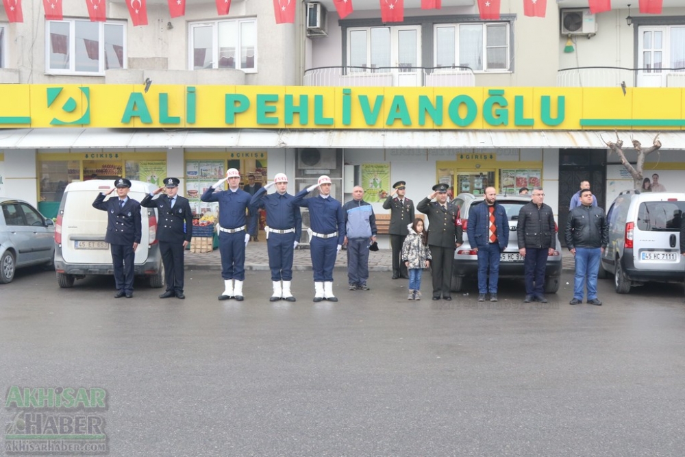 Atatürk'ün Akhisar'a gelişinin 94.yıl kutlama töreni çelenk su 7