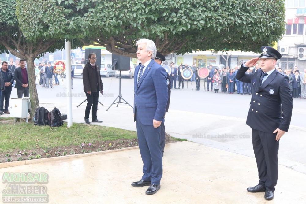 Atatürk'ün Akhisar'a gelişinin 94.yıl kutlama töreni çelenk su 9