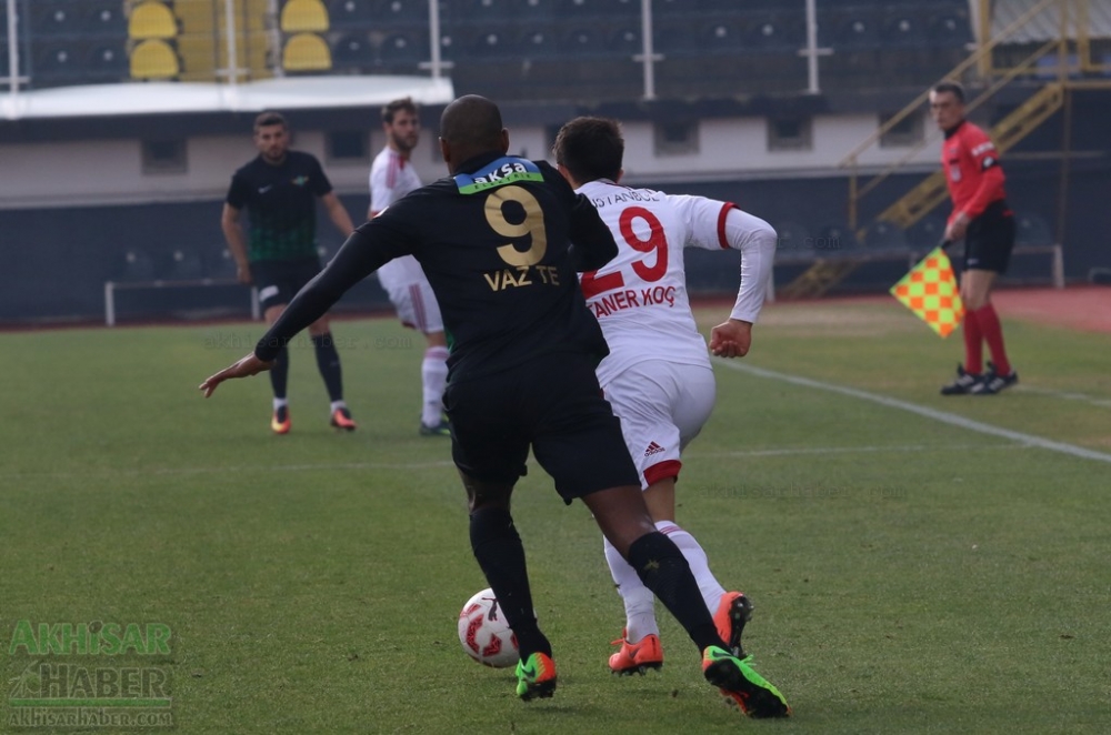 Akhisarspor, Gümüşhanespor müsabakasından görülmemiş kareler 15