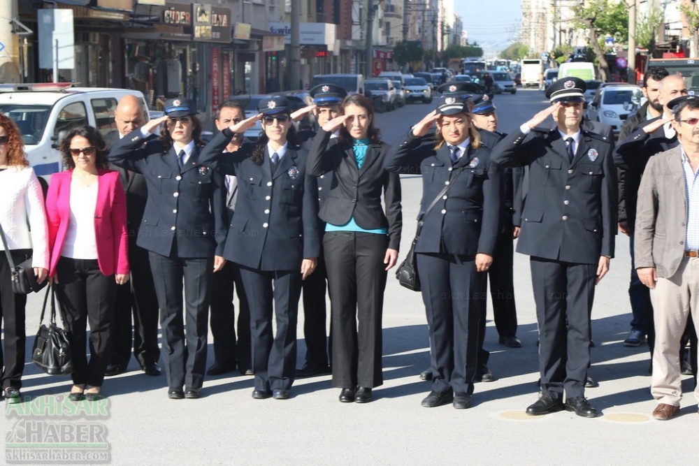 10 Nisan Polis Haftası kutlama etkinlikleri Atatürk anıtına çelenk sunma 10