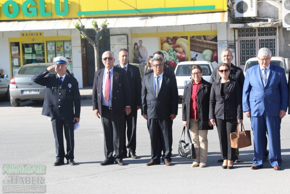 10 Nisan Polis Haftası kutlama etkinlikleri Atatürk anıtına çelenk sunma 13