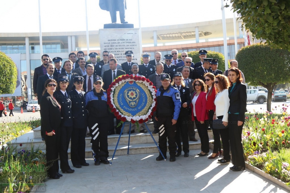 10 Nisan Polis Haftası kutlama etkinlikleri Atatürk anıtına çelenk sunma 22