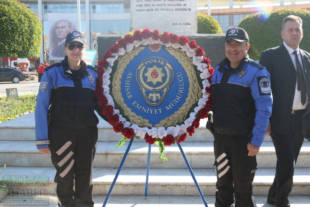 10 Nisan Polis Haftası kutlama etkinlikleri Atatürk anıtına çelenk sunma 23