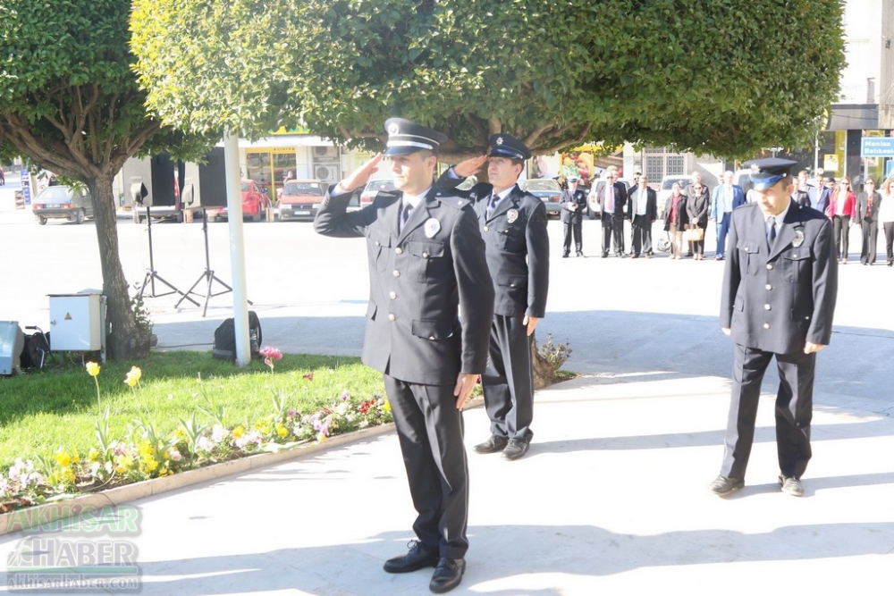 10 Nisan Polis Haftası kutlama etkinlikleri Atatürk anıtına çelenk sunma 4