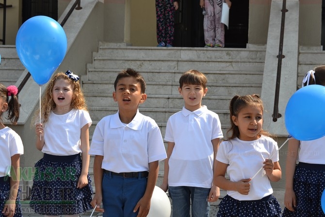 Akhisar Toki Zeytinkent İlkokulunda 23 Nisan coşkuyla kutlandı 118