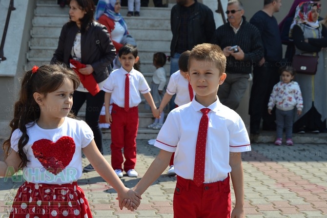 Akhisar Toki Zeytinkent İlkokulunda 23 Nisan coşkuyla kutlandı 132