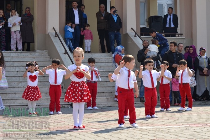 Akhisar Toki Zeytinkent İlkokulunda 23 Nisan coşkuyla kutlandı 138