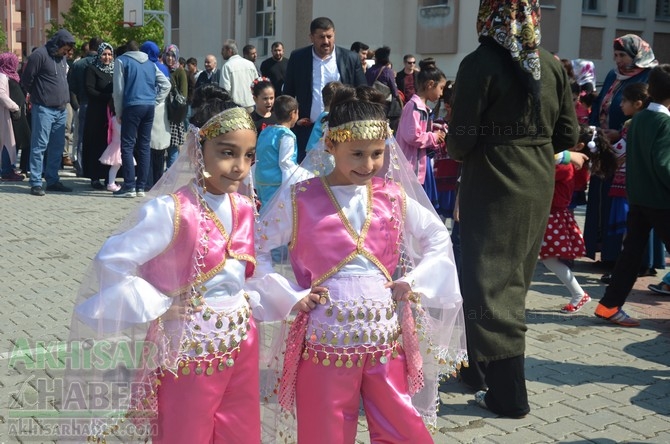 Akhisar Toki Zeytinkent İlkokulunda 23 Nisan coşkuyla kutlandı 18