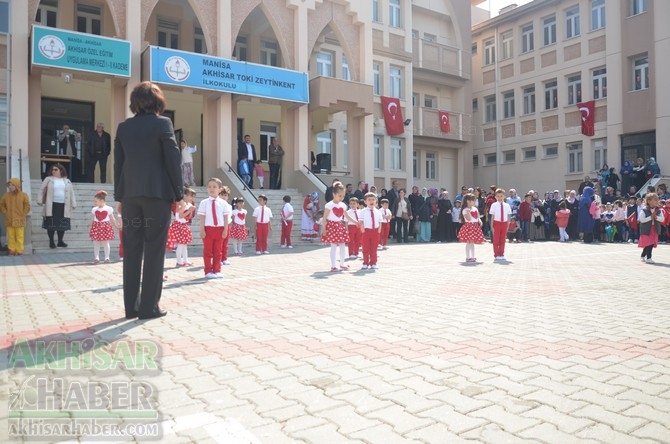 Akhisar Toki Zeytinkent İlkokulunda 23 Nisan coşkuyla kutlandı 19