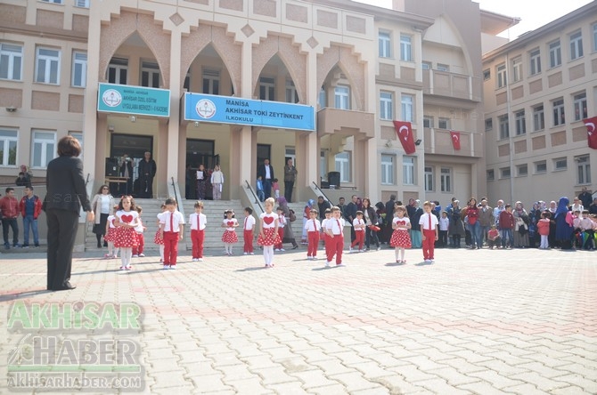 Akhisar Toki Zeytinkent İlkokulunda 23 Nisan coşkuyla kutlandı 20