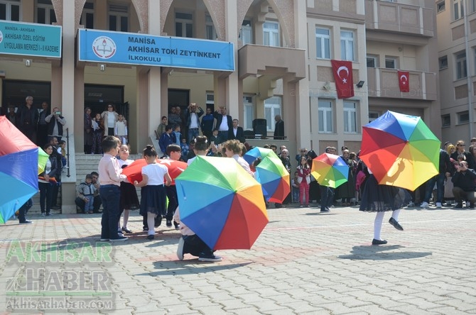 Akhisar Toki Zeytinkent İlkokulunda 23 Nisan coşkuyla kutlandı 27