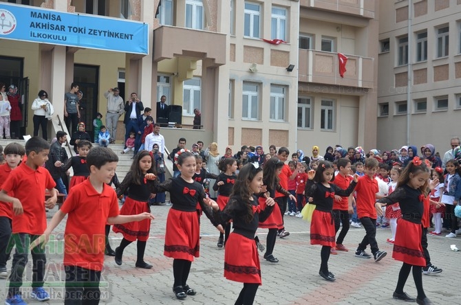 Akhisar Toki Zeytinkent İlkokulunda 23 Nisan coşkuyla kutlandı 28