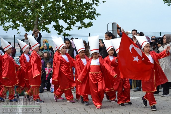 Akhisar Toki Zeytinkent İlkokulunda 23 Nisan coşkuyla kutlandı 46