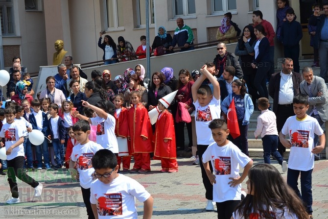 Akhisar Toki Zeytinkent İlkokulunda 23 Nisan coşkuyla kutlandı 58