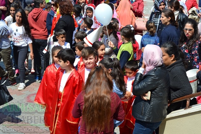 Akhisar Toki Zeytinkent İlkokulunda 23 Nisan coşkuyla kutlandı 70