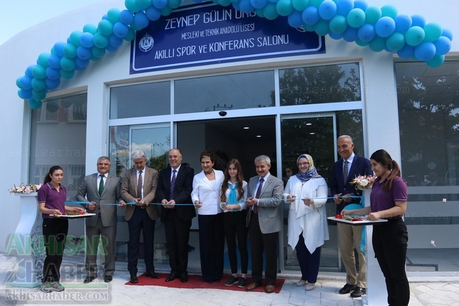 Zeynep Gülin Öngör Mesleki ve Teknik Anadolu Lisesi Akıllı Spor ve Konfe 25