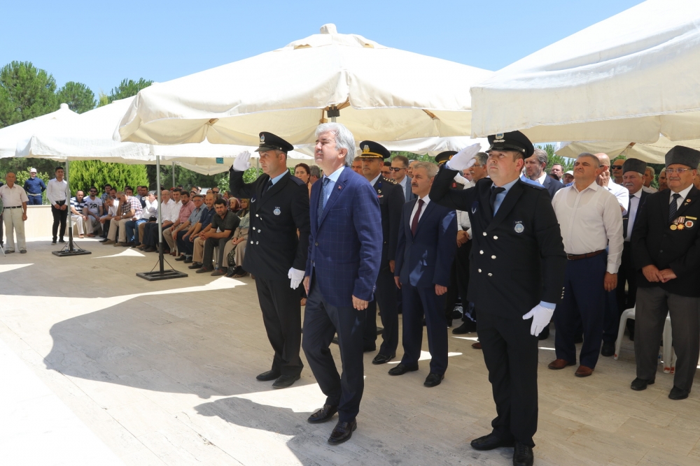 15 Temmuz şehitleri Akhisar'da anıldı 3