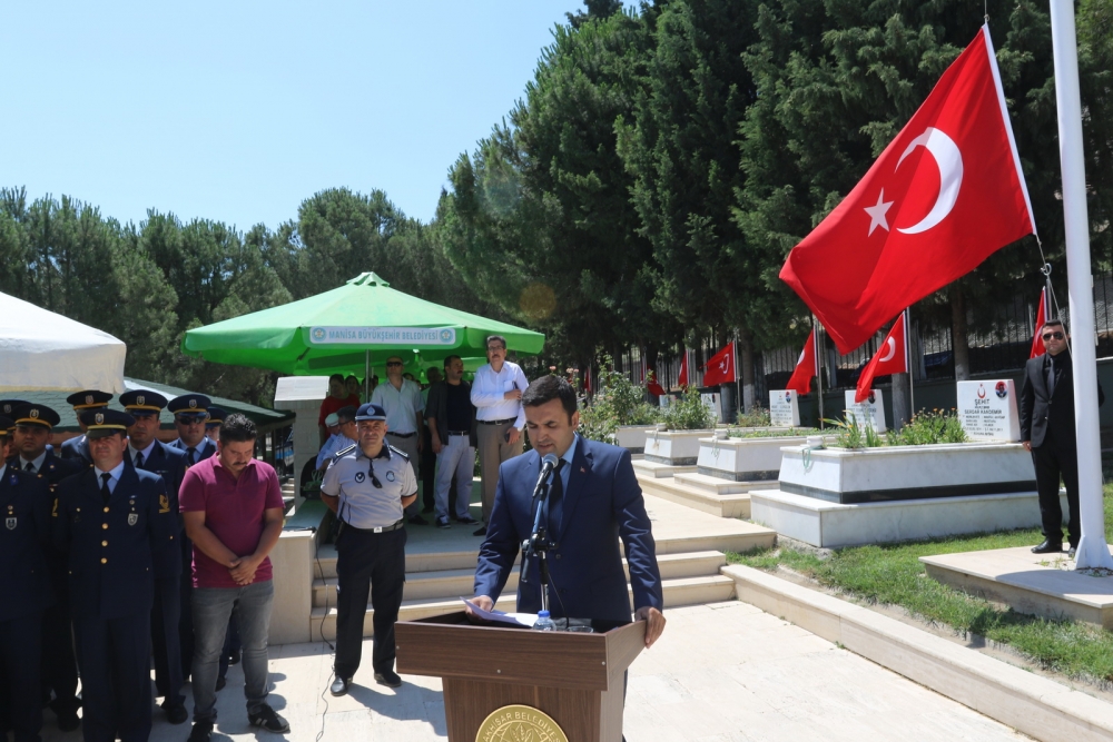 15 Temmuz şehitleri Akhisar'da anıldı 6