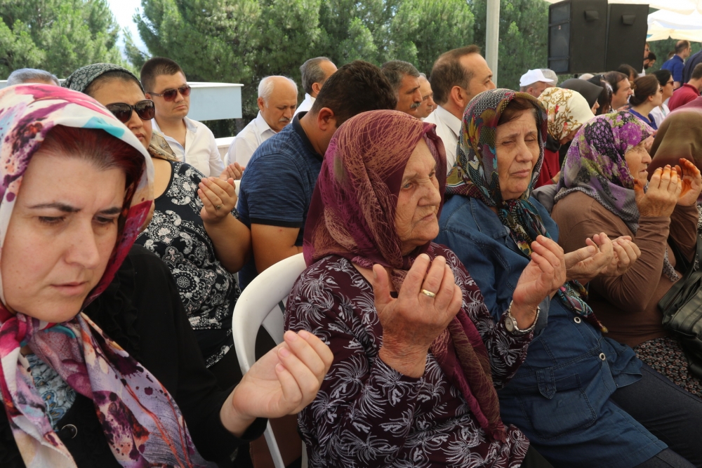 15 Temmuz şehitleri Akhisar'da anıldı 8