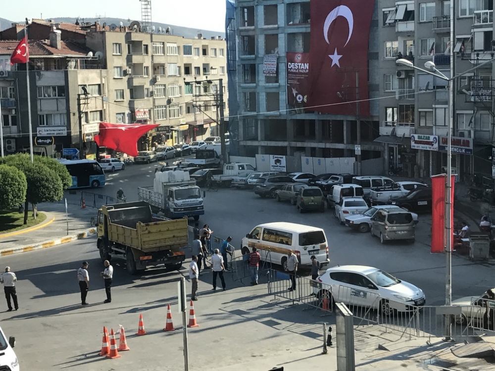 Akhisar Milli Egemenlik Meydanında 15 Temmuz hazırlıkları 8