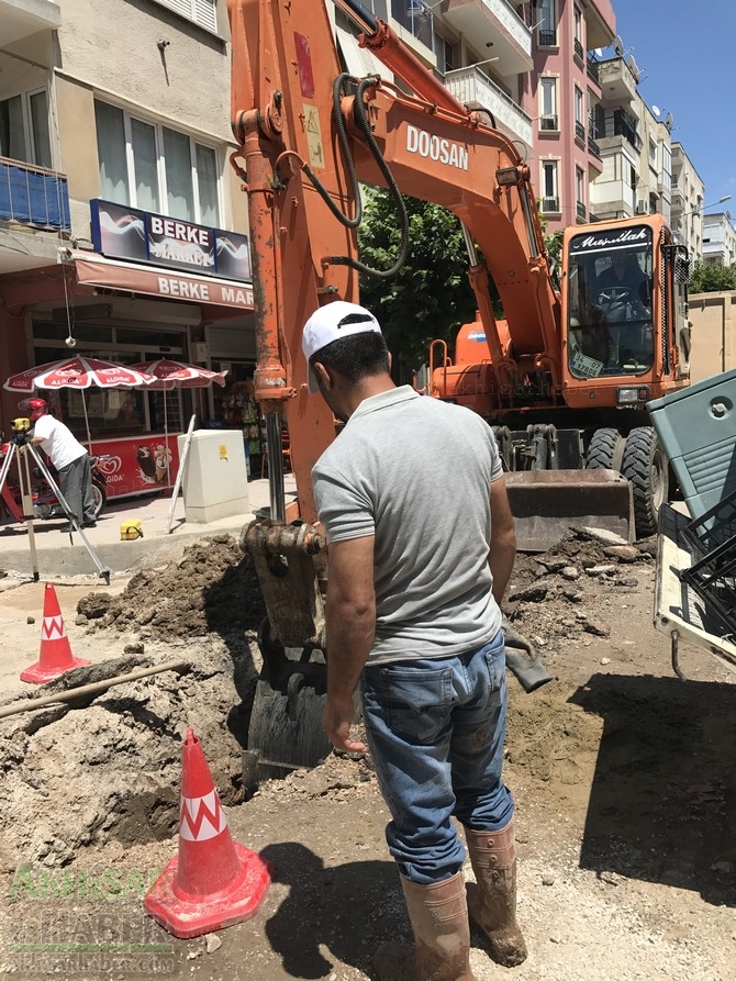 Akhisar yolları delik deşik, işte vatandaş gözünden Akhisar sokakları 15