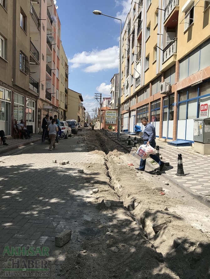 Akhisar yolları delik deşik, işte vatandaş gözünden Akhisar sokakları 17