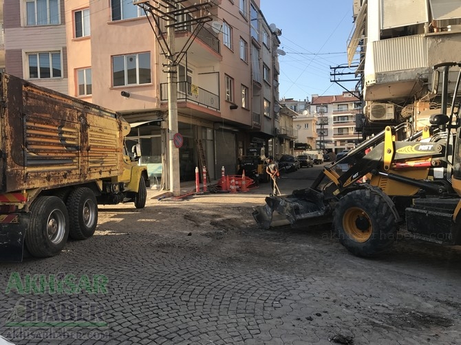 Akhisar yolları delik deşik, işte vatandaş gözünden Akhisar sokakları 20