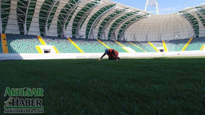 Stadyumda çim serimi devam ediyor 5