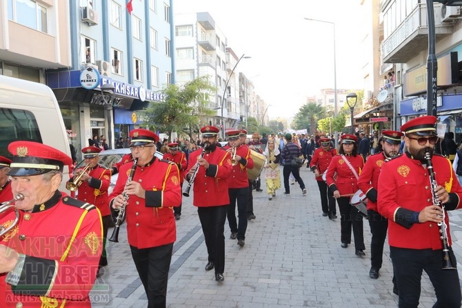 Akhisar’da zeytine minnet yürüyüşü yapıldı 20