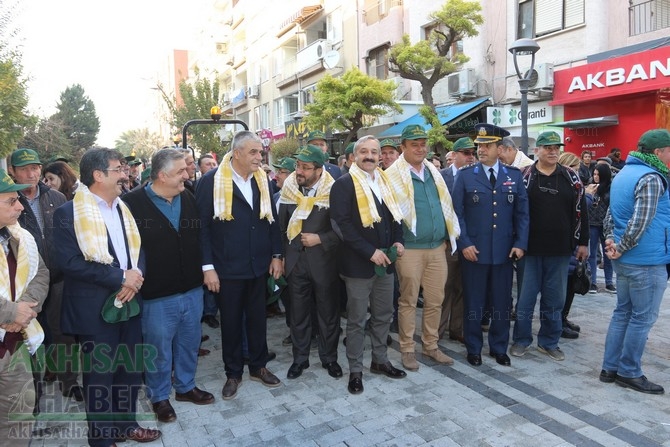 Akhisar’da zeytine minnet yürüyüşü yapıldı 3