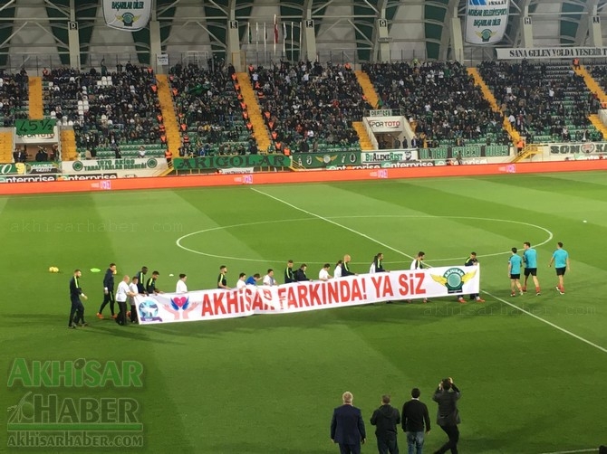 Teleset Mobilya Akhisarspor ile Trabzonspor müsabakasının özel misafirle 13