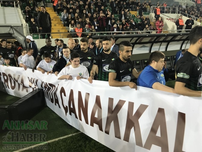 Teleset Mobilya Akhisarspor ile Trabzonspor müsabakasının özel misafirle 3