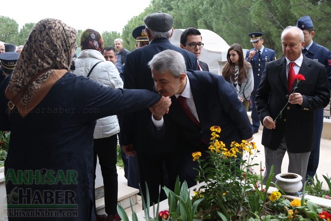 Akhisar'da 18 Mart Şehitler Günü ve Çanakkale Zaferinin 103.Yılı 107