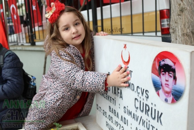 Akhisar'da 18 Mart Şehitler Günü ve Çanakkale Zaferinin 103.Yılı 111