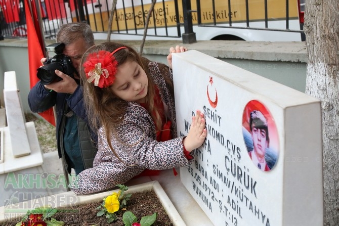 Akhisar'da 18 Mart Şehitler Günü ve Çanakkale Zaferinin 103.Yılı 115