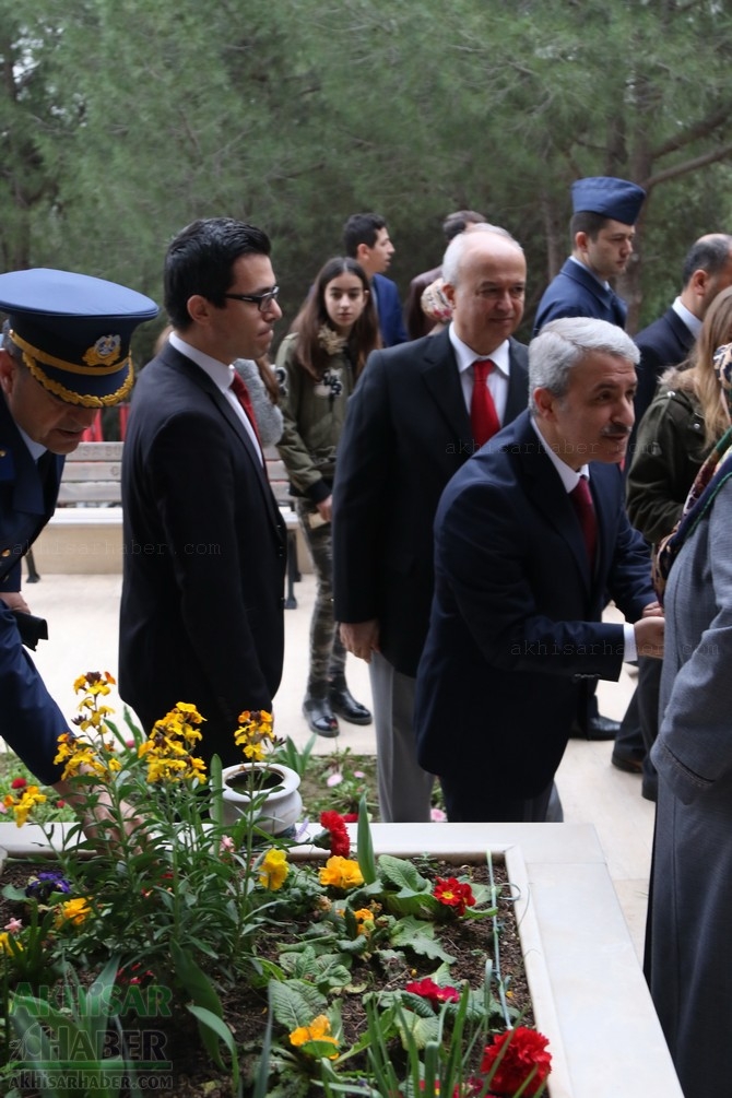 Akhisar'da 18 Mart Şehitler Günü ve Çanakkale Zaferinin 103.Yılı 140