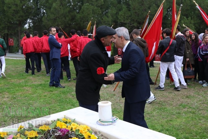 Akhisar'da 18 Mart Şehitler Günü ve Çanakkale Zaferinin 103.Yılı 56