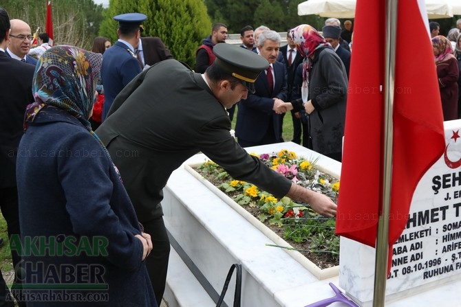 Akhisar'da 18 Mart Şehitler Günü ve Çanakkale Zaferinin 103.Yılı 61