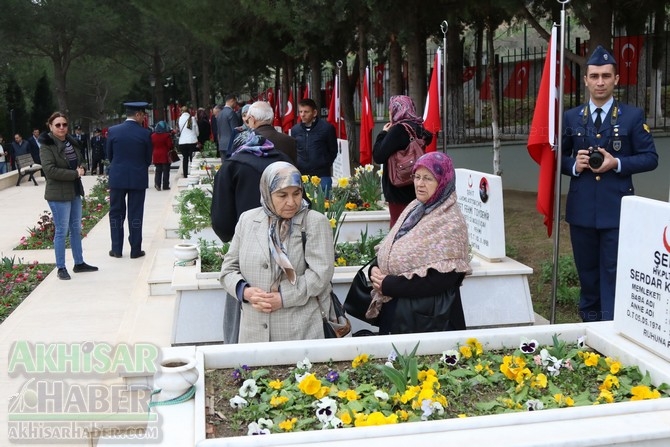 Akhisar'da 18 Mart Şehitler Günü ve Çanakkale Zaferinin 103.Yılı 75