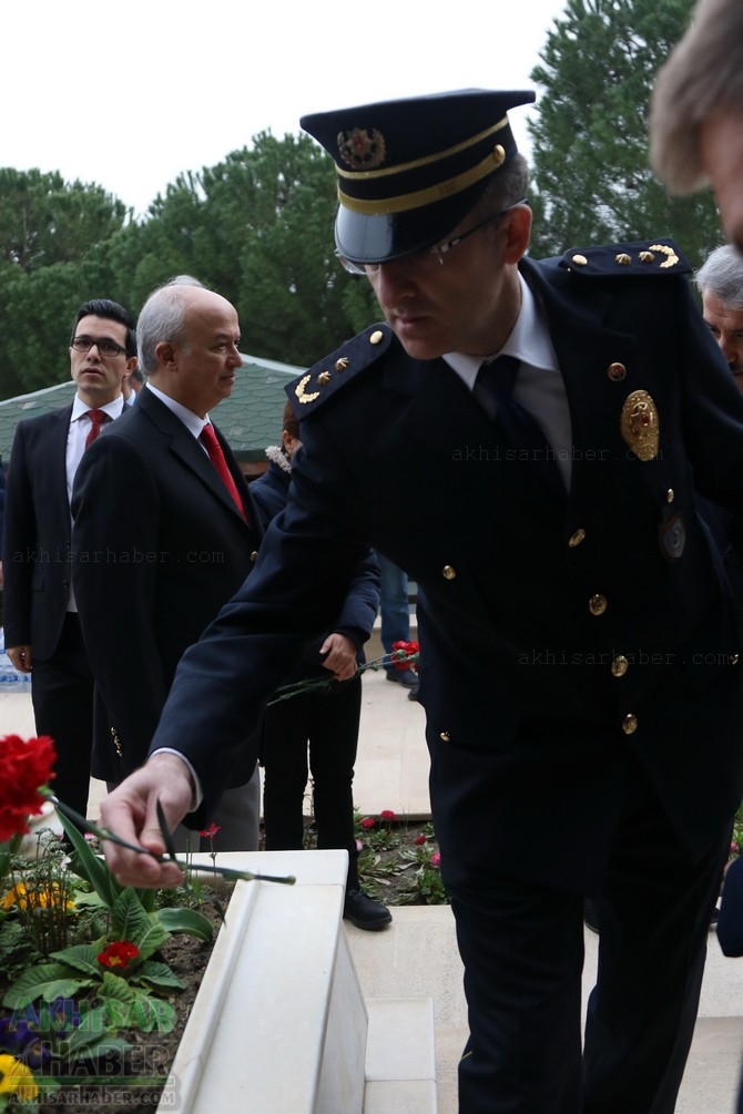 Akhisar'da 18 Mart Şehitler Günü ve Çanakkale Zaferinin 103.Yılı 83