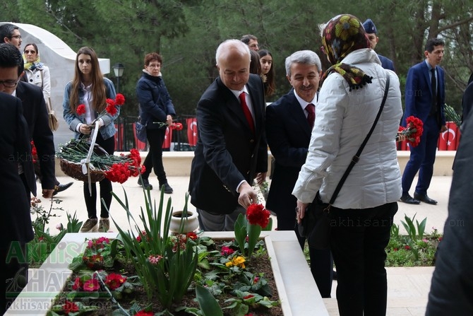 Akhisar'da 18 Mart Şehitler Günü ve Çanakkale Zaferinin 103.Yılı 93