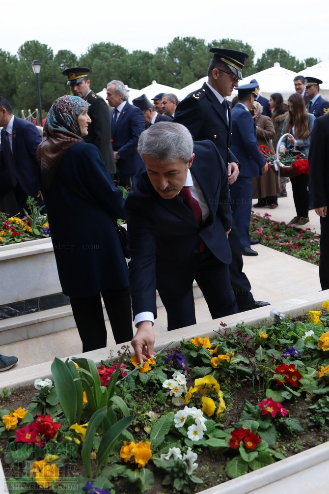 Akhisar'da 18 Mart Şehitler Günü ve Çanakkale Zaferinin 103.Yılı 99